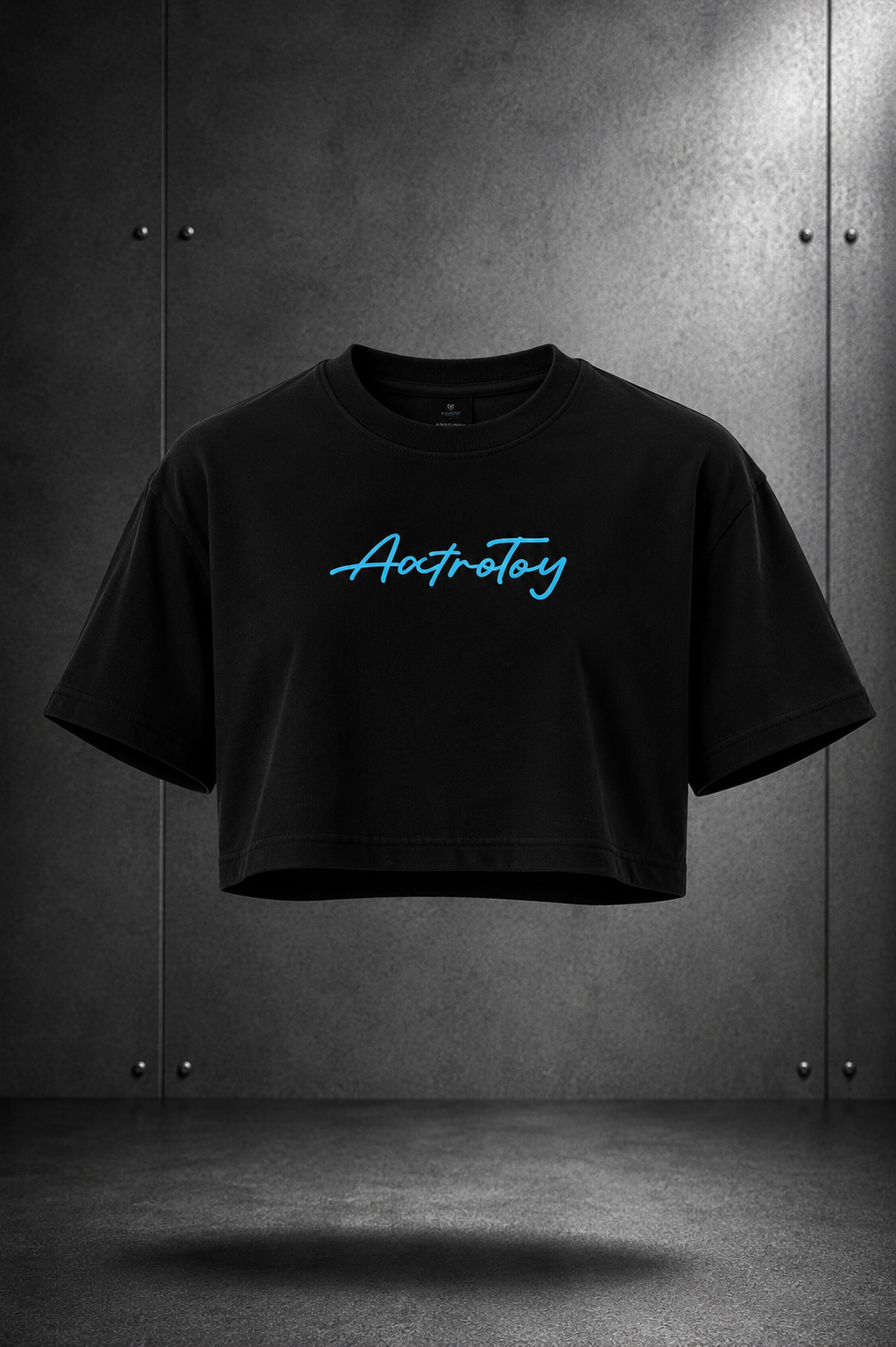Crop Top Axtrotoy in Cursive