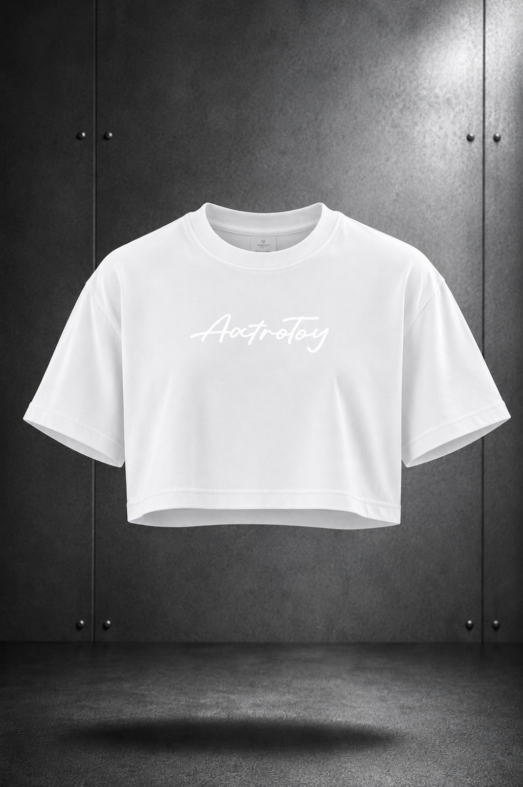 Crop Top Axtrotoy in Cursive