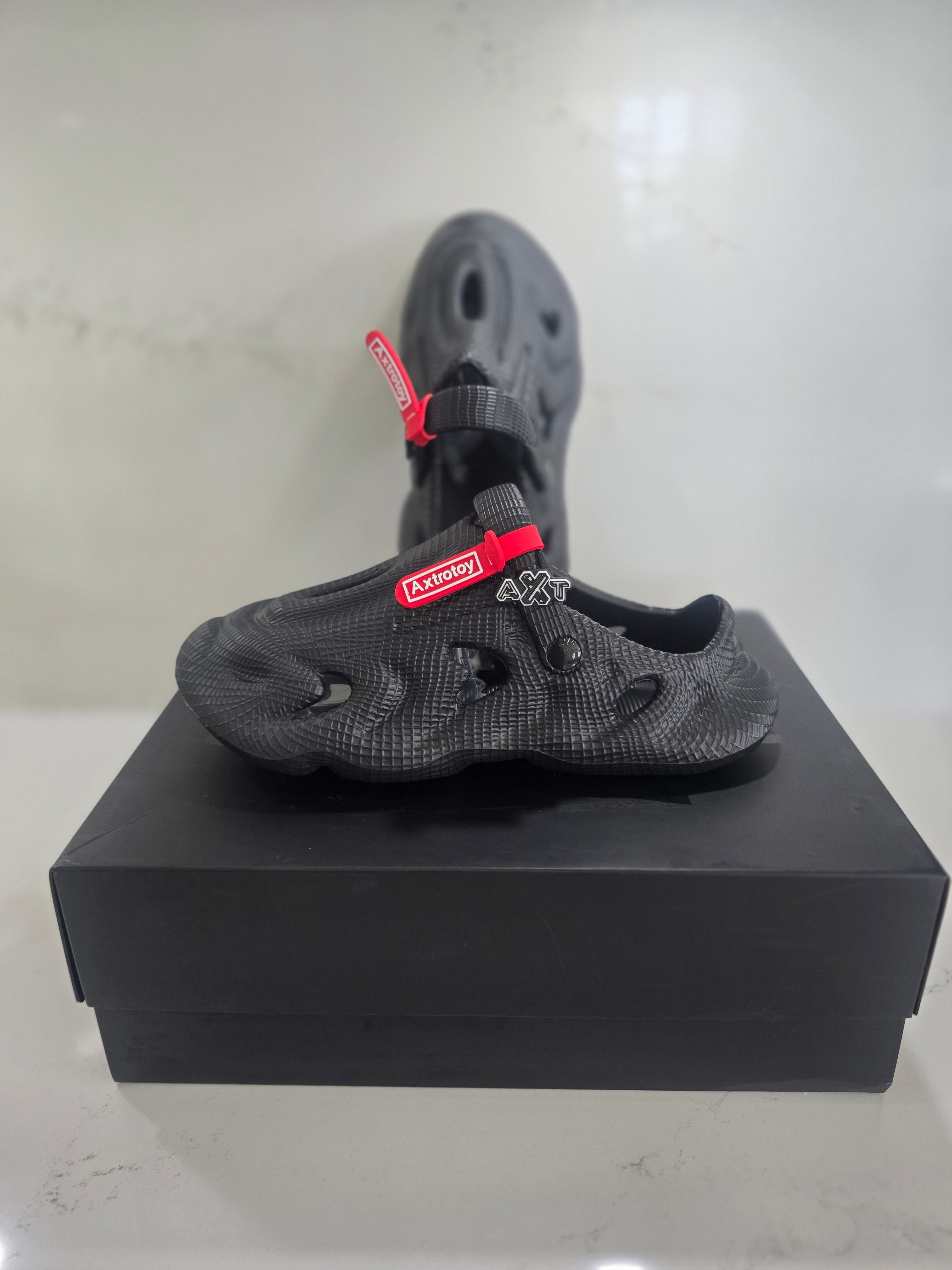 LunarWalks Axtrotoy Clog